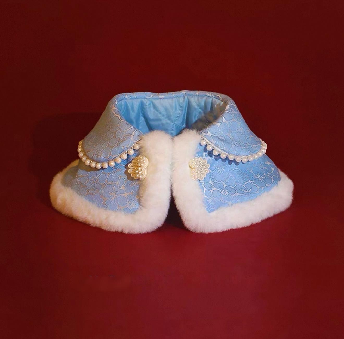 Cloak, shawl, pet cat and dog clothes